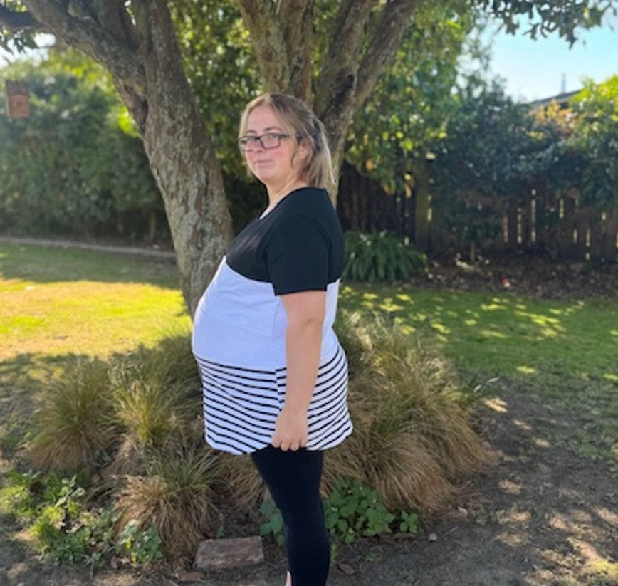Chelsea Maternity & Breastfeeding Tee - Black & White